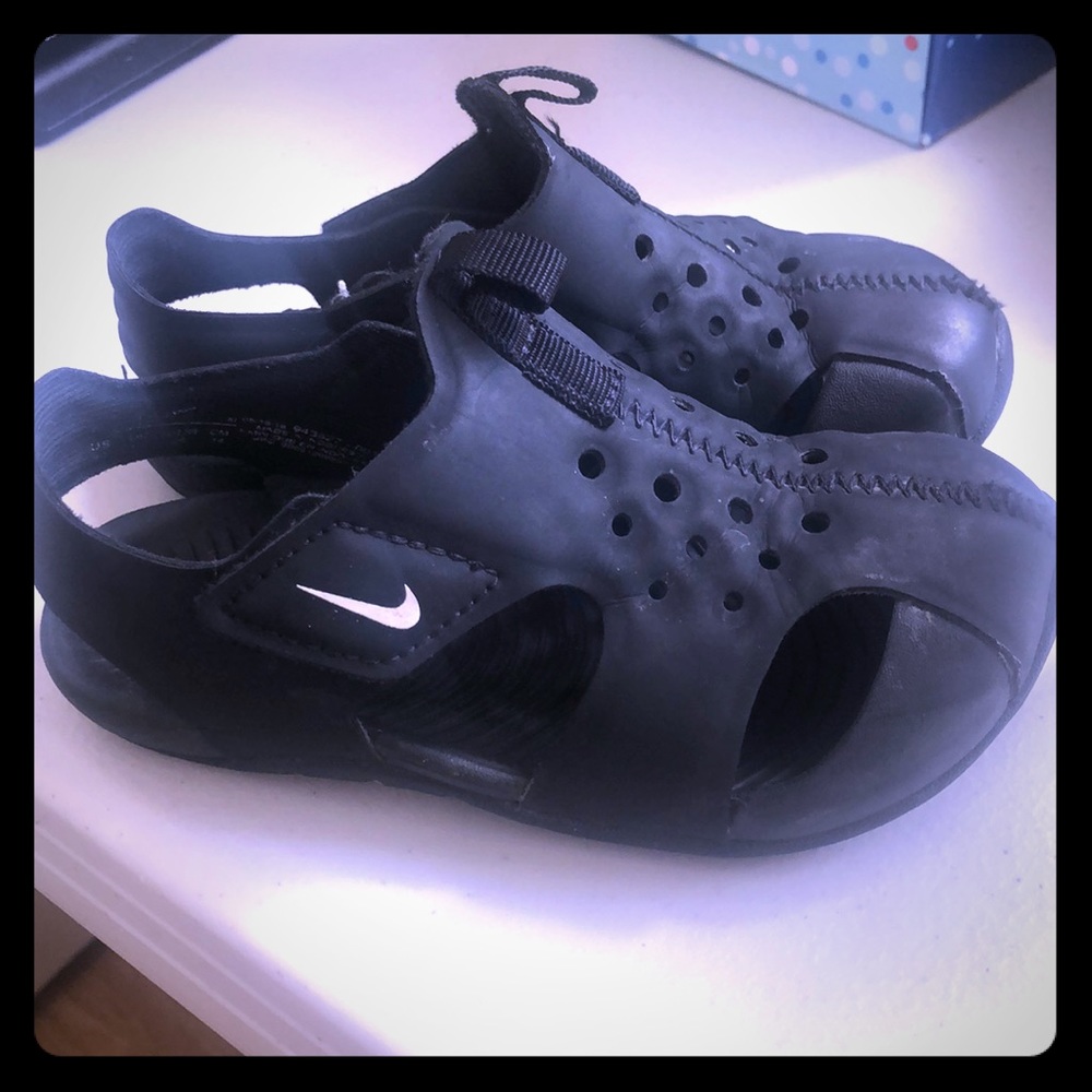 Nike SunRay Sandals black size 9 toddler